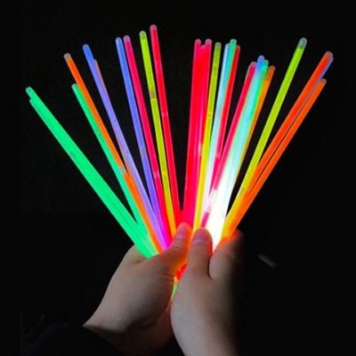 Combo 100 Que Vòng Tay Phát Sáng, Vòng Tay Dạ Quang Phát Sáng Trong Bóng Tối Nhiều Màu Sắc Tươi Tắn Rực Rỡ Cho Các Bé