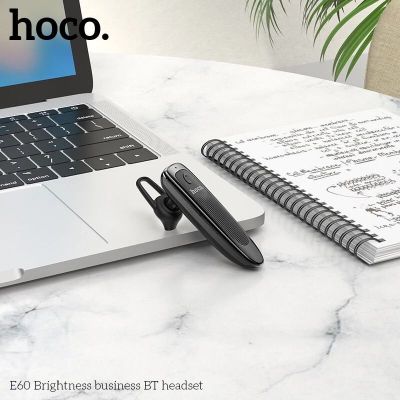 Tai nghe bluetooth Hoco E60, tai nghe bên có mic đàm thoại, 10h nghe nhạc, nút điều chỉnh âm lượng.